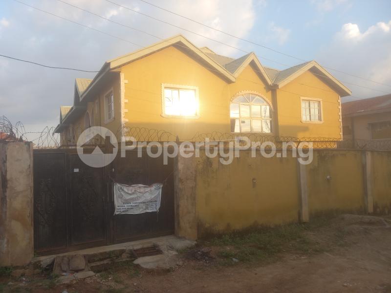 10 bedroom Flat / Apartment for sale Ayoola Street, Behind Foodco, Ologuneru, Ido Oyo - 2