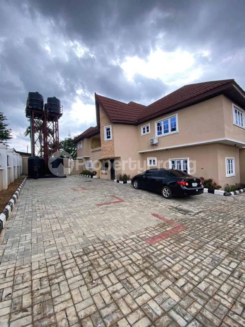 3 bedroom Flat / Apartment for rent Onireke Gra, Jericho Ibadan Oyo