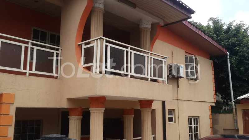 3 bedroom Flat / Apartment for rent   Coker Road Ilupeju Lagos
