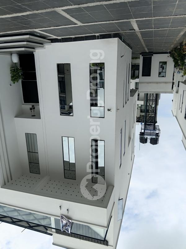 6 bedroom House for sale Osapa london Lekki Lagos