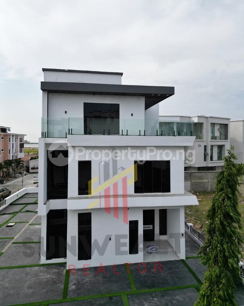 5 bedroom House for sale Pinnock Beach Osapa london Lekki Lagos