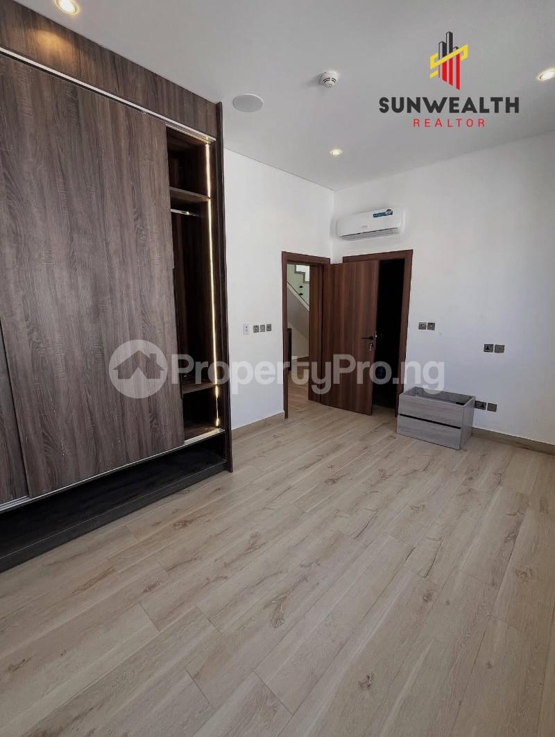 4 bedroom House for sale Pinnock Beach Estate Osapa london Lekki Lagos