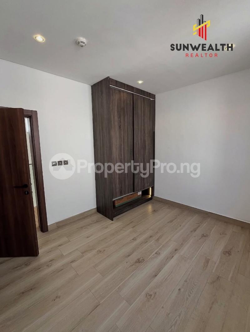 4 bedroom House for sale Pinnock Beach Estate Osapa london Lekki Lagos