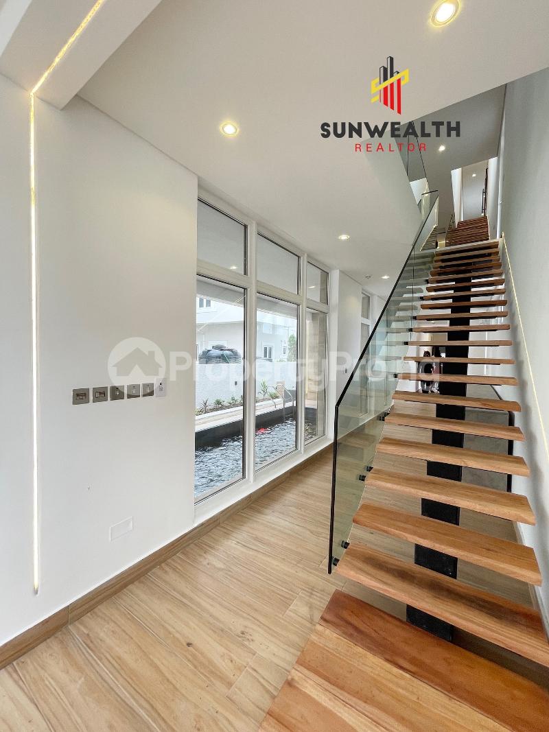 4 bedroom House for sale Pinnock Beach Estate Osapa london Lekki Lagos