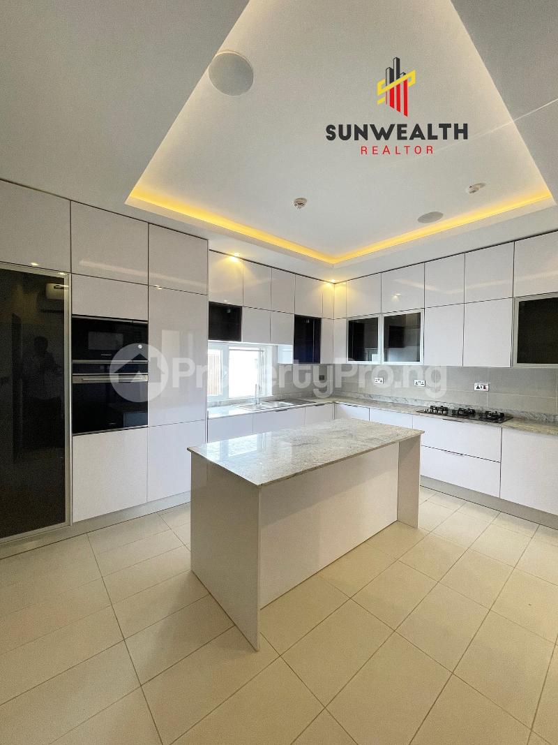 4 bedroom House for sale Pinnock Beach Estate Osapa london Lekki Lagos