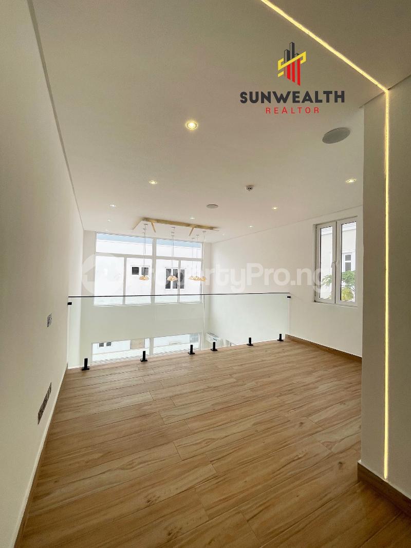 4 bedroom House for sale Pinnock Beach Estate Osapa london Lekki Lagos