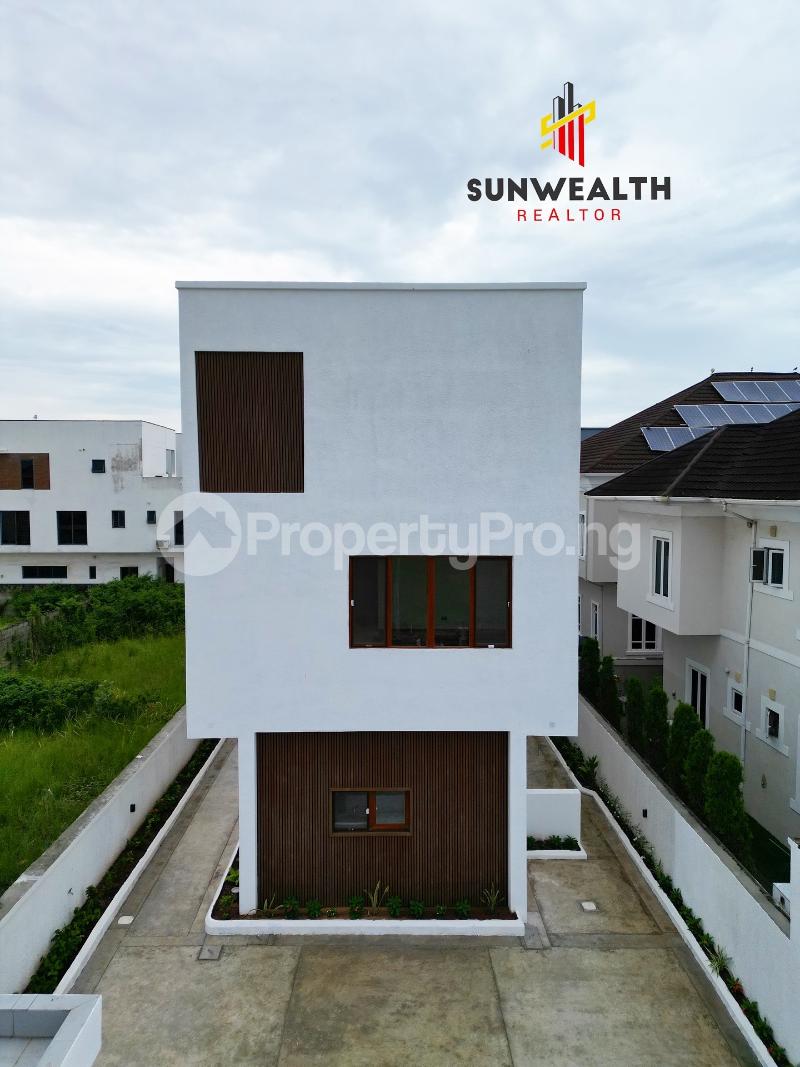 4 bedroom House for sale Pinnock Beach Estate Osapa london Lekki Lagos