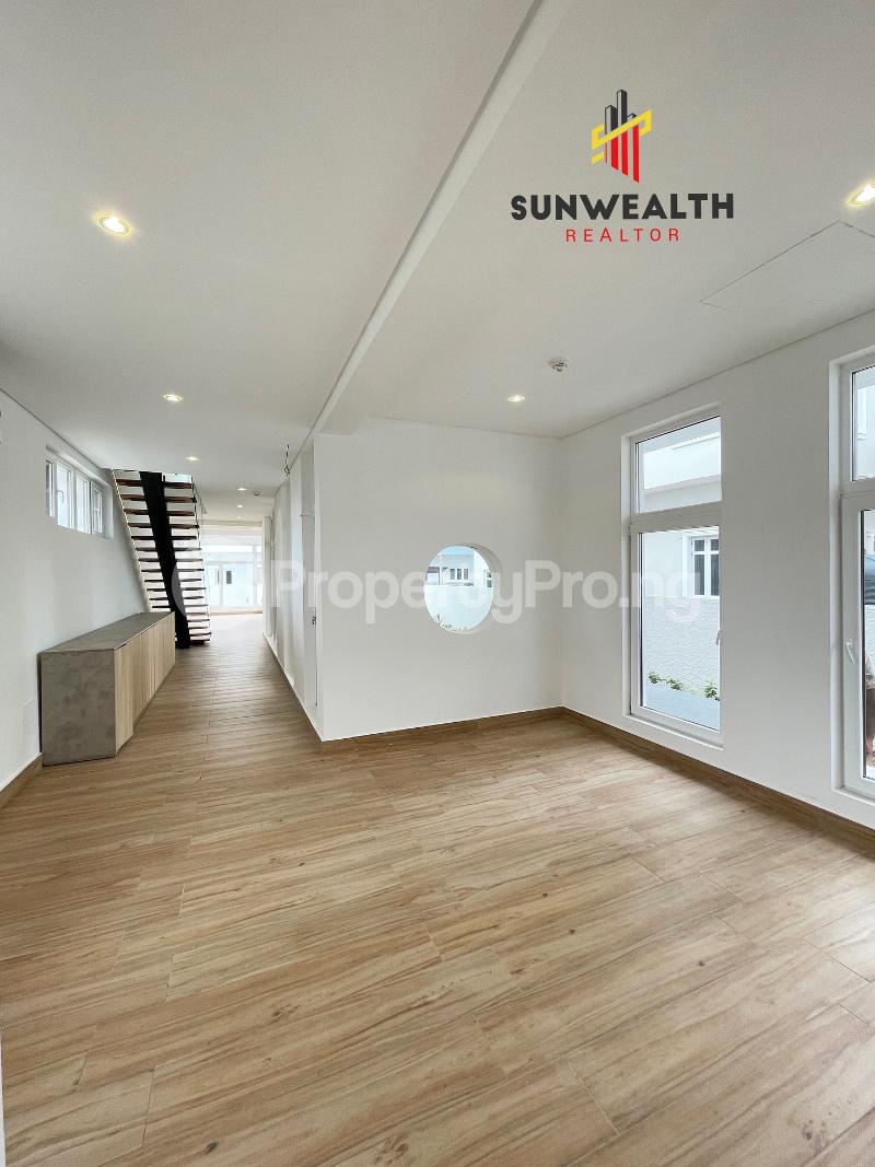 4 bedroom House for sale Pinnock Beach Estate Osapa london Lekki Lagos