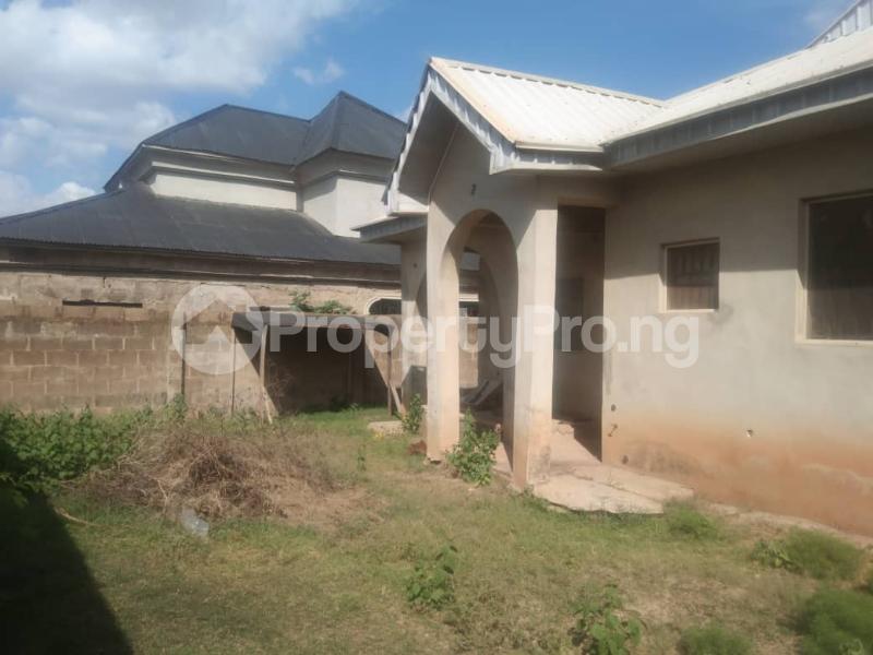 3 bedroom House for sale Aba Ido,elebu Akala Express Ibadan Oyo