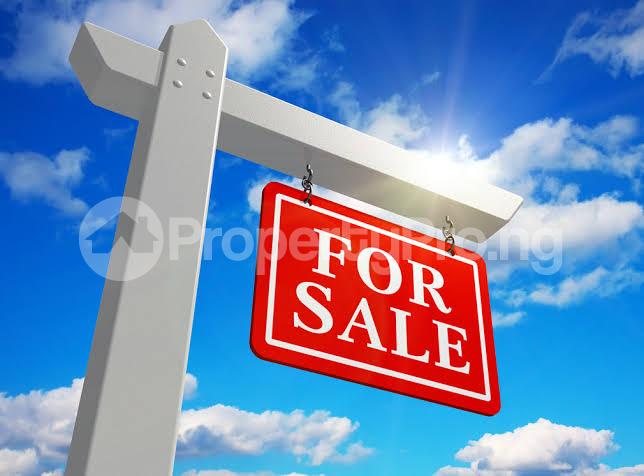 4 bedroom House for sale Located At Mcc, Owerri Owerri Imo