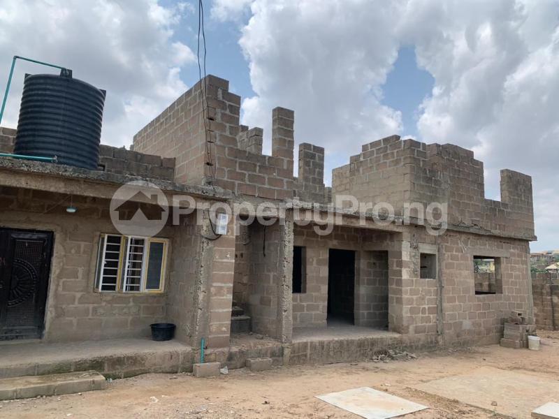 3 bedroom Flat / Apartment for sale At The Back Of Taska Filling Station, Akala Express Ibadan Oyo