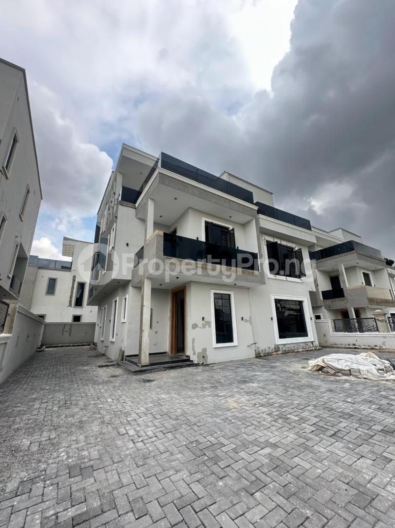 5 bedroom House for sale Off Olive Court Gra Road, Agodi Gra, After Governor Wife’s Office Agodi Ibadan Oyo