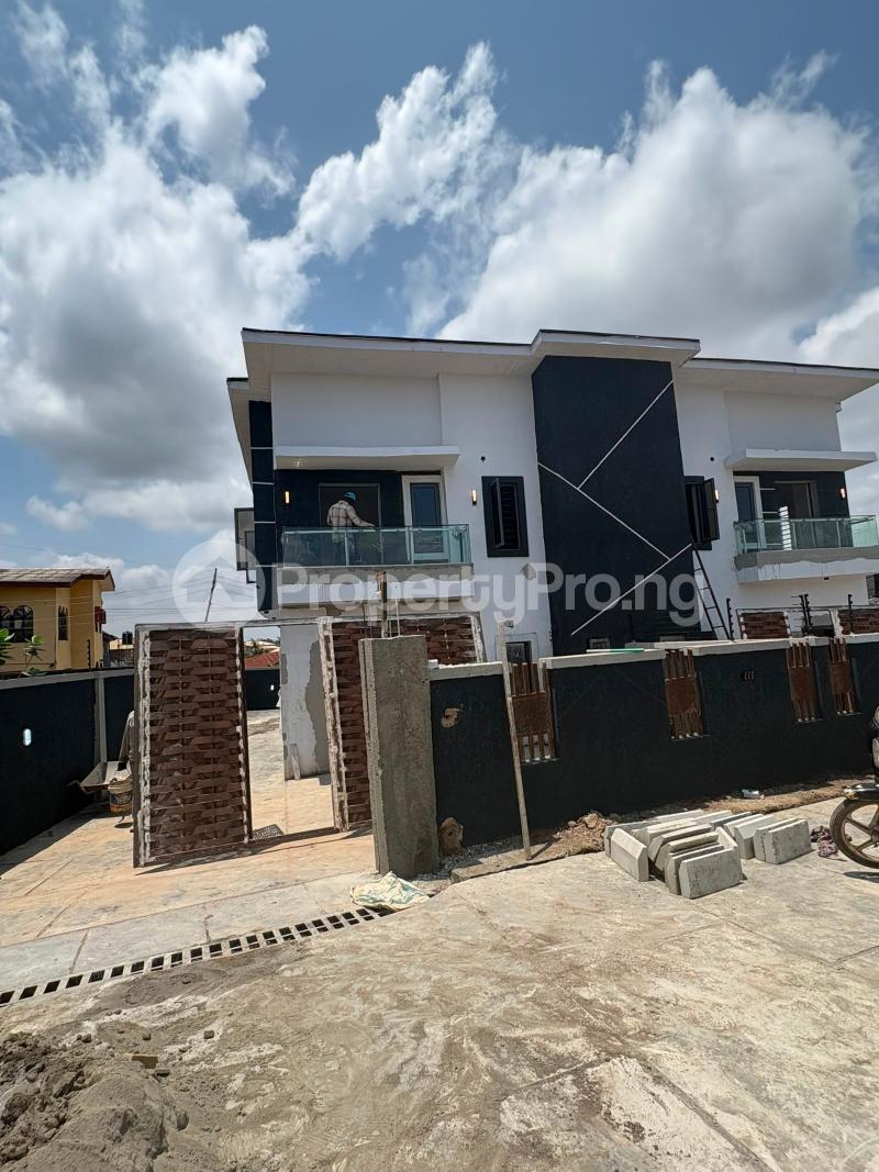 4 bedroom House for sale Behind Springfield Hotel, Eleyele (30 Seconds To The Main Express Road, Eleyele Ibadan Oyo