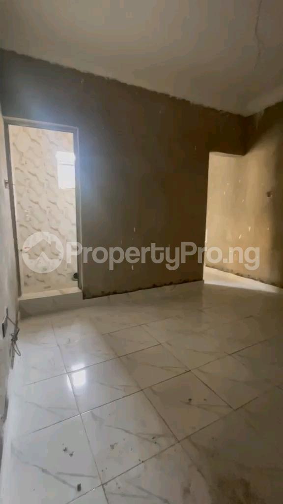 Flat / Apartment for rent Off Morocco Road Shomolu Lagos
