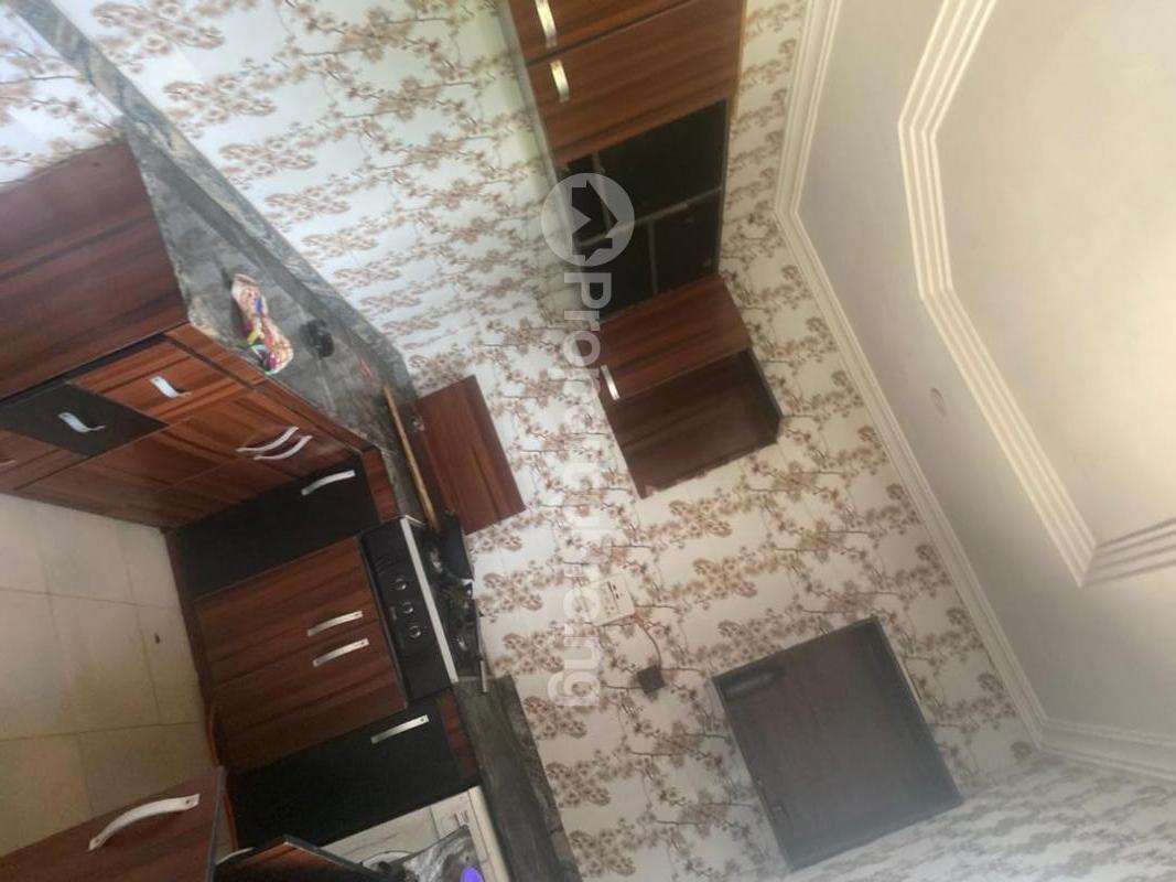 House for sale Operinde Village, Alomaja Area. Reality Hotel. Near Bode Akindele Old Club Beer Industry. Ibadan Oyo