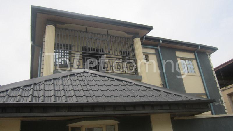 3 bedroom Flat / Apartment for rent Oshodi Street Surulere Surulere Lagos