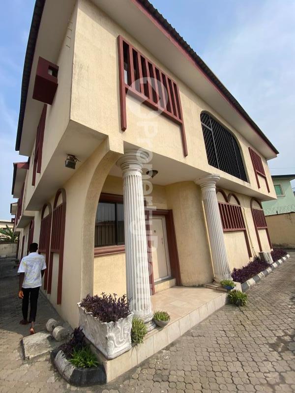 3 bedroom Flat / Apartment for rent  Igbo-efon Lekki Lagos