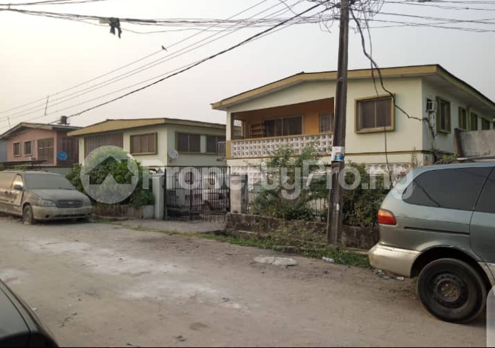 House for sale Off Adekunle Kuye, Surulere Lagos
