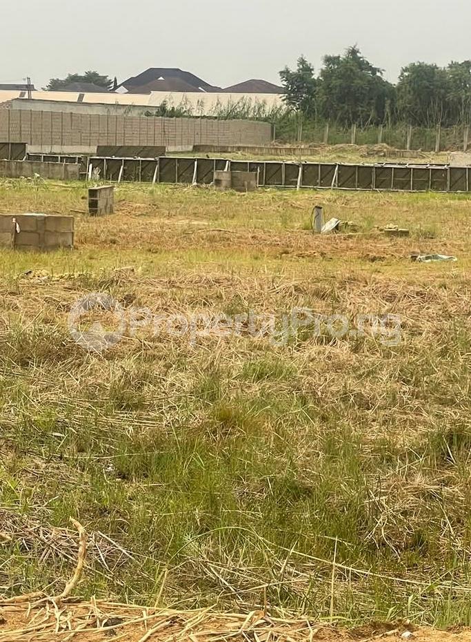 Land for sale In An Estate Chevron Drive Lekki Lagos