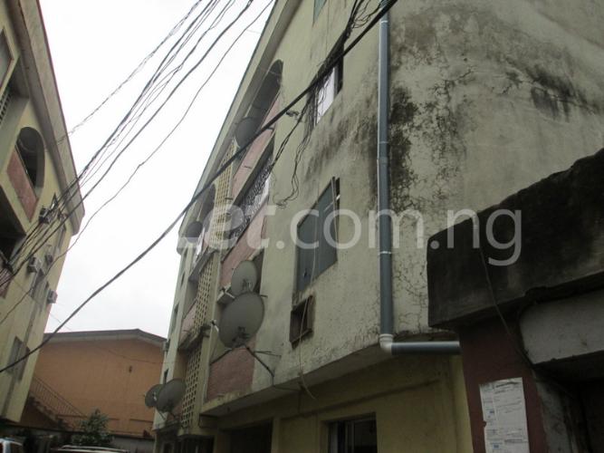 3 bedroom Flat / Apartment for rent Olarenwaju Street, Off Kudirat Abiola Way Bariga Shomolu Lagos - 0