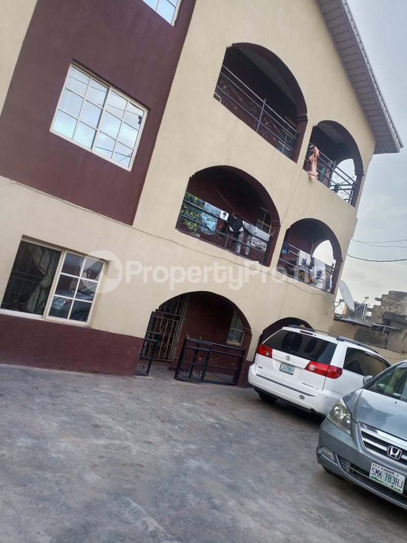 4 Bedroom Flat / Apartment in Oko oba Agege Lagos Flat / Apartment