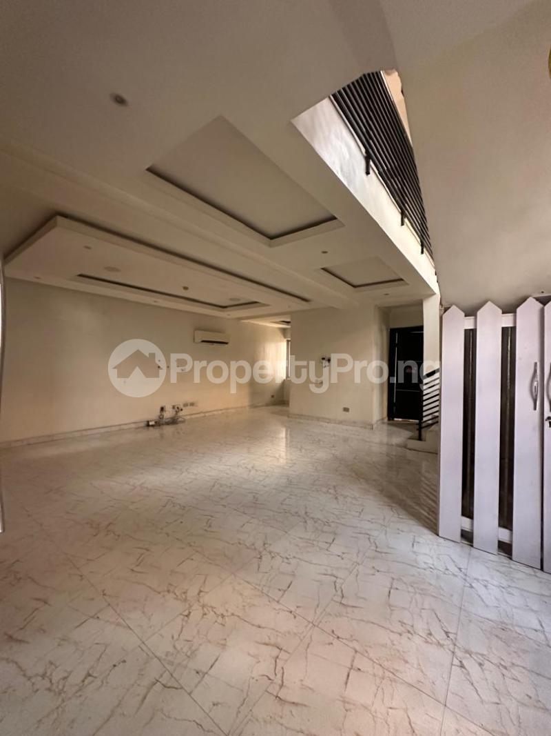 4 bedroom House for rent Millenuim/UPS Gbagada Lagos