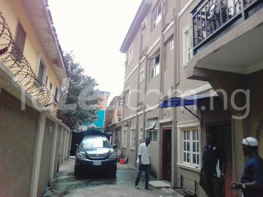 1 bedroom Flat / Apartment for rent " Alagomeji Yaba Lagos