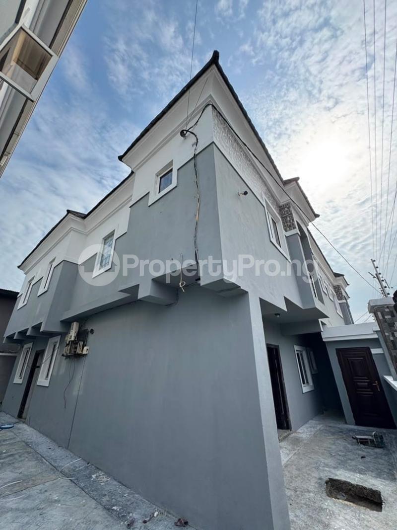 4 bedroom House for sale Surulere Lagos