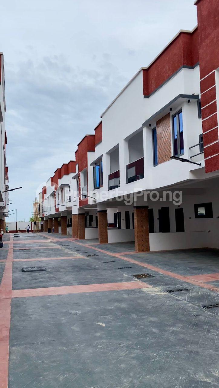 4 bedroom House for rent Orchid Road , Lekki Lagos