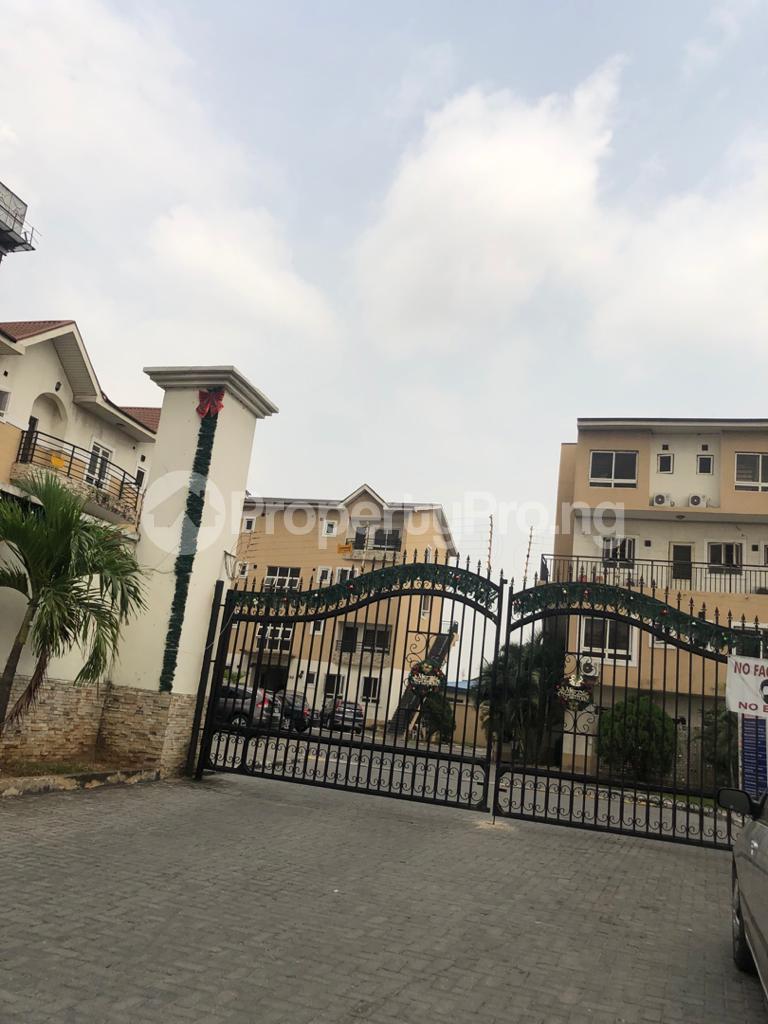 3 bedroom Flat / Apartment for rent Jacob Mews Estate, Alagomeji, Yaba. Alagomeji Yaba Lagos