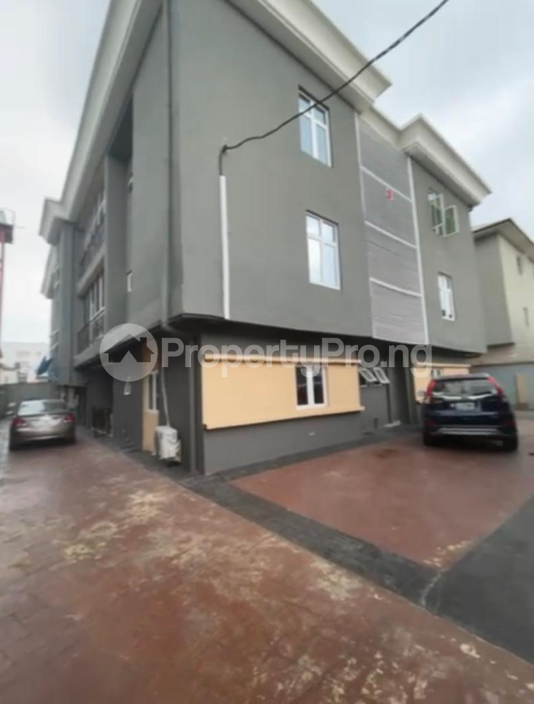 3 bedroom Flat / Apartment for rent chevron Lekki Lagos
