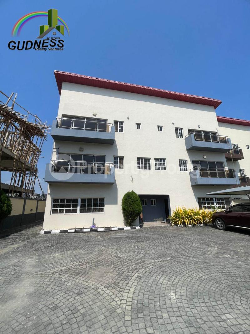4 bedroom Flat / Apartment for rent New Road Lekki Lagos
