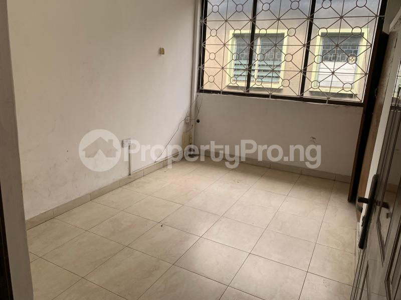 4 bedroom Commercial Property for rent Itire Surulere Lagos - 0