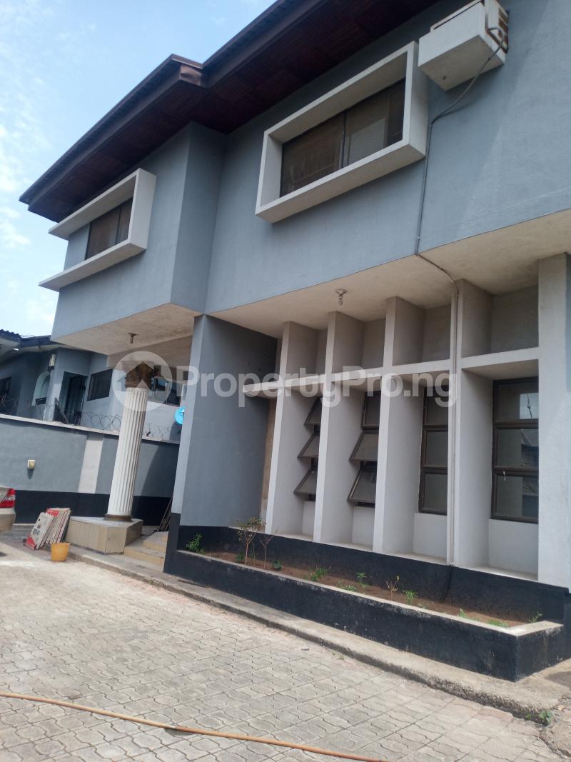 2 bedroom House for rent Kayode Street, Diamond Estate. Magodo Kosofe/Ikosi Lagos
