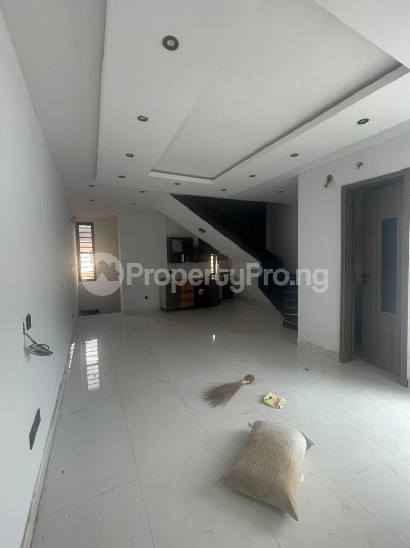 2 bedroom House for rent Ologolo Lekki Lagos