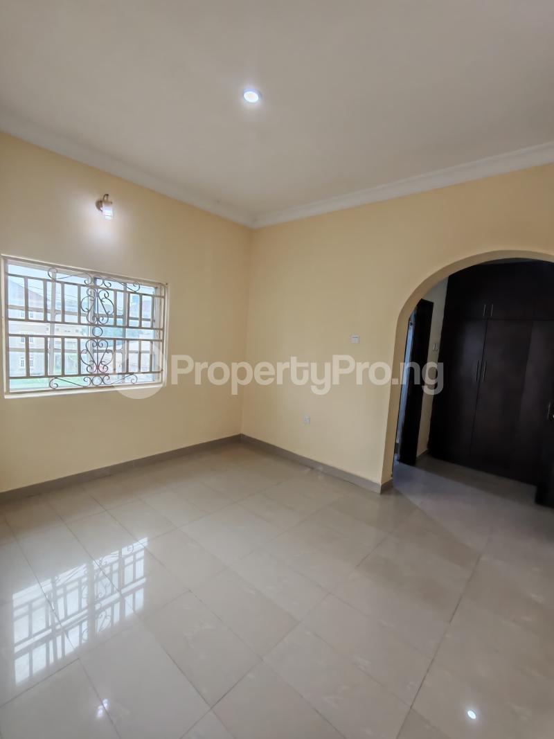 3 bedroom Flat / Apartment for rent Tarred Road Mabushi Abuja