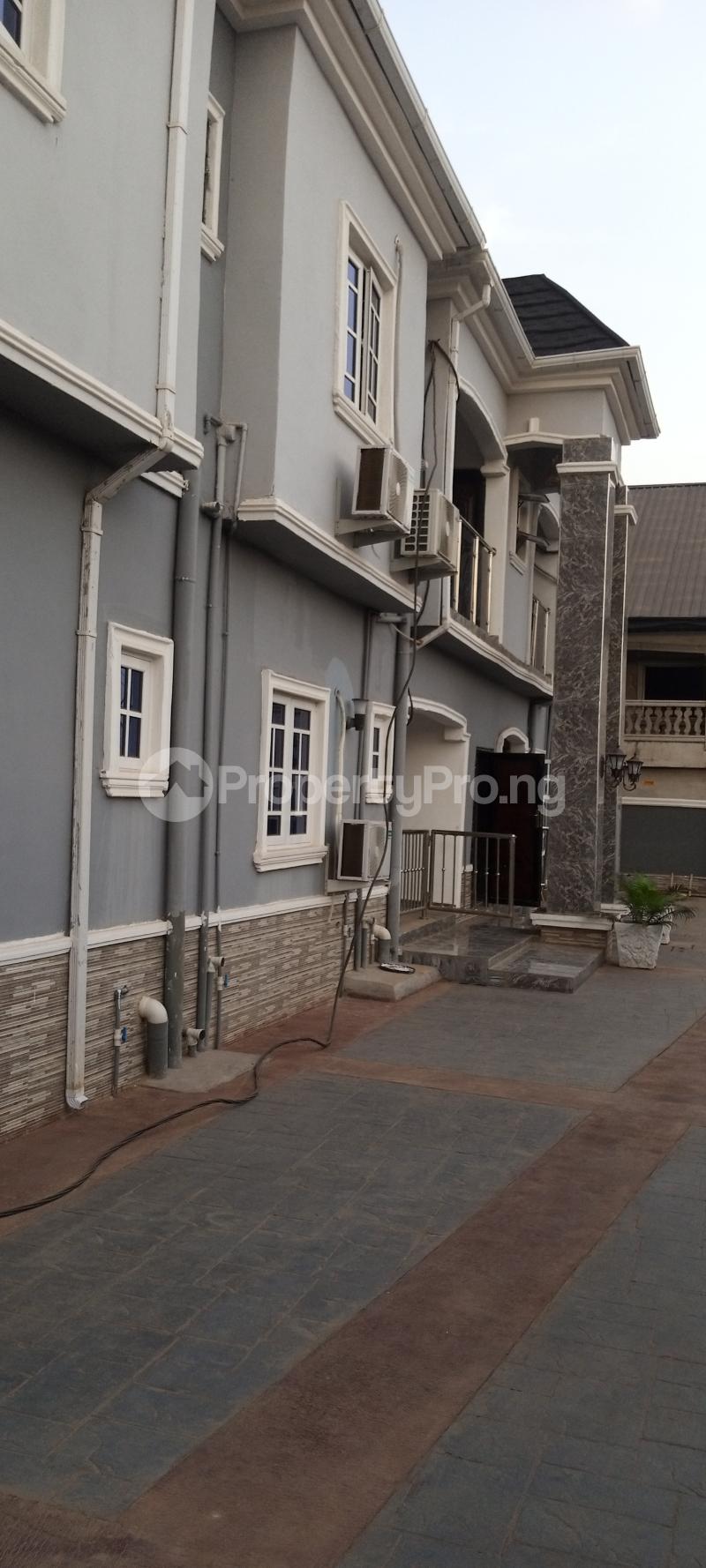 3 bedroom Flat / Apartment for rent Ckc Road,off Midwifery Road,asaba Asaba Delta