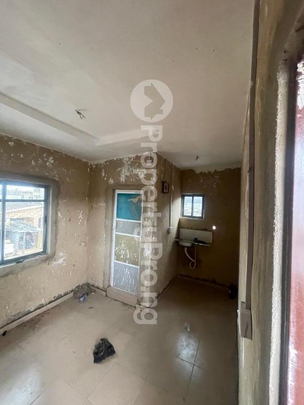 1 bedroom Flat / Apartment for rent Mafoluku Oshodi Lagos