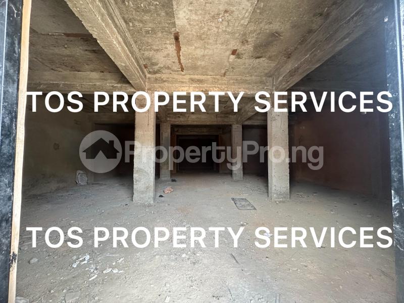 Commercial Property for rent Off Herbert Macaulay Way, Yaba ,lagos. Yaba Lagos
