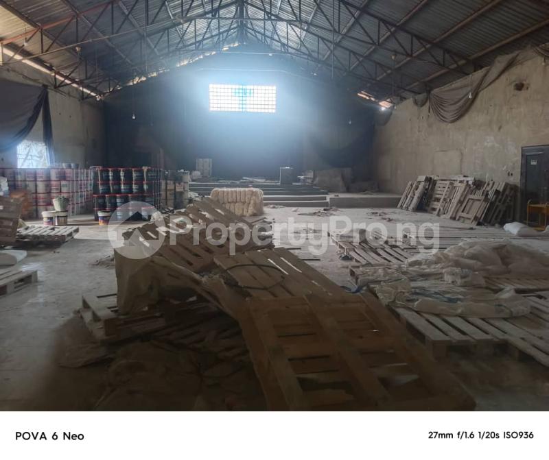 Commercial Property for rent Aleshiloye, Dugbe Road Ibadan Oyo