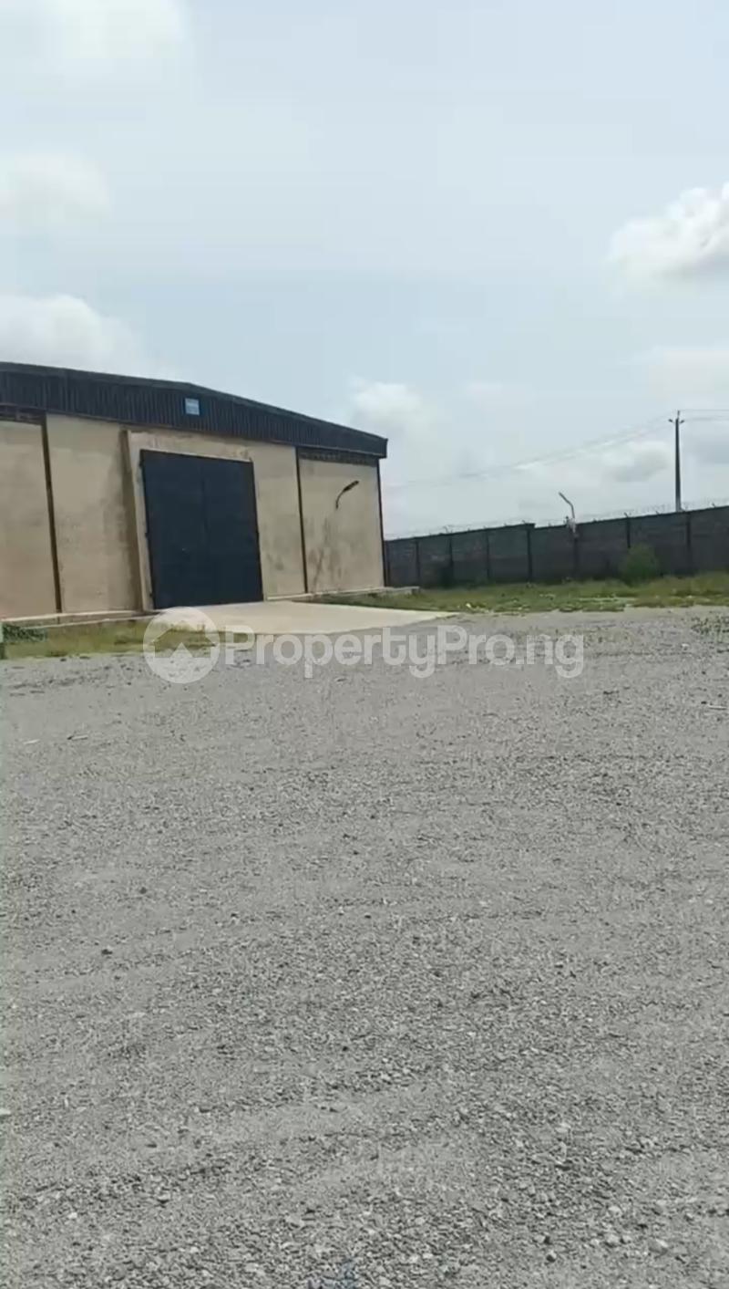 Commercial Property for rent Lagos Ibadan Expressway Ibadan Oyo