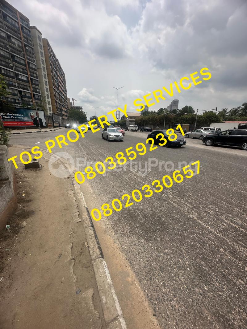 Land for sale Along Ozumba Mbadiwe, Victoria Island Ozumba Mbadiwe Victoria Island Lagos