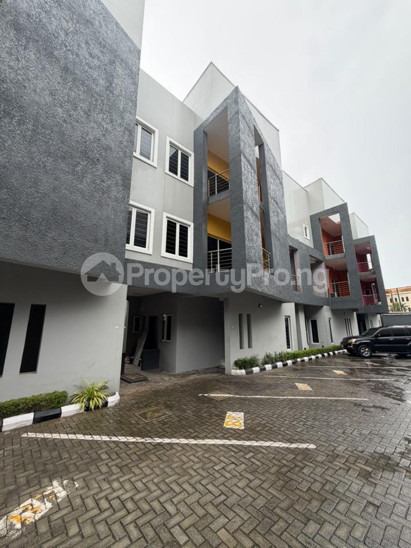 4 bedroom House for sale Admiralty Road Lekki Phase 1 Lekki Lagos