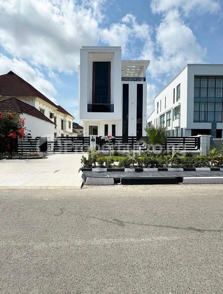 5 bedroom House for sale Osapa london Lekki Lagos