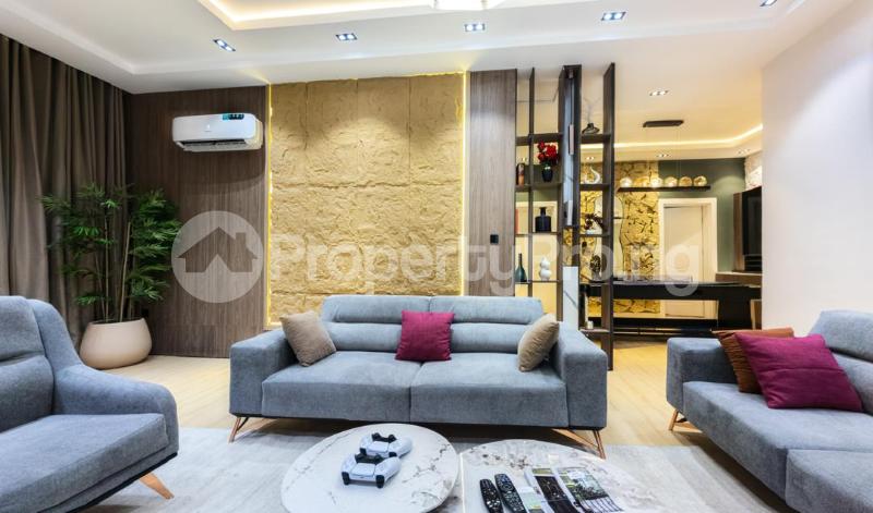 3 bedroom Flat / Apartment for rent Admiralty Way Lekki Lagos State. Lekki Phase 1 Lekki Lagos