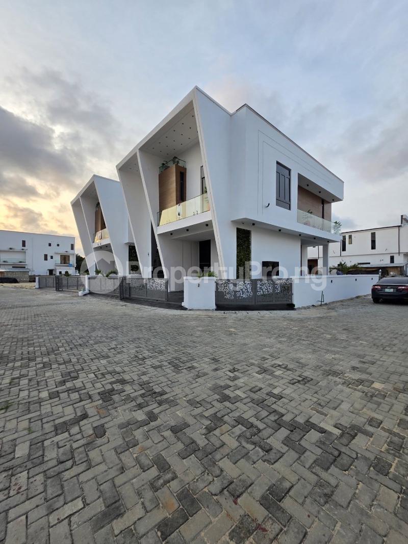 4 bedroom House for sale 2nd Toll Gate Lekki Lagos