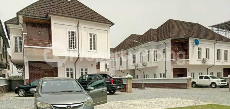 4 bedroom House for sale Creek Avenue Court, 2 Mins Walk From The Express Lekki Lagos