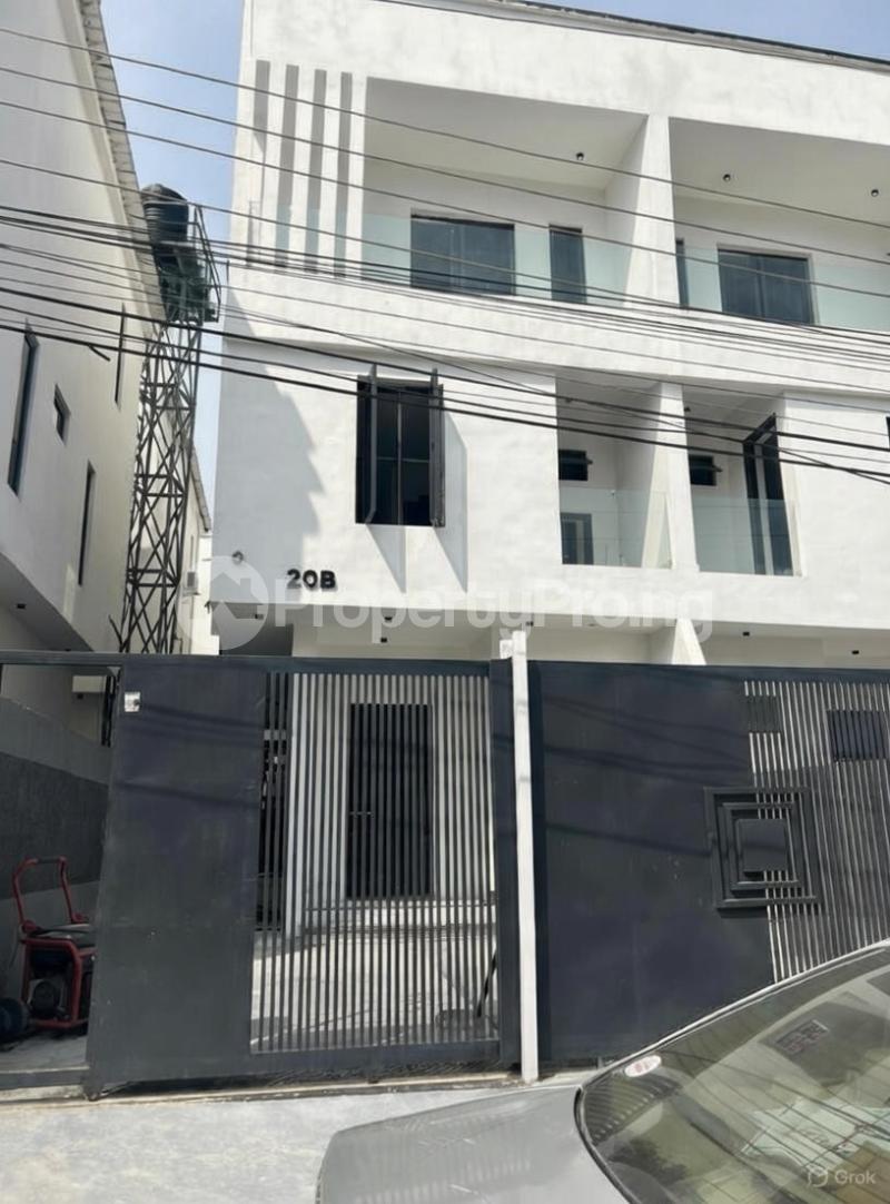 4 bedroom House for rent Agungi Lekki Lagos