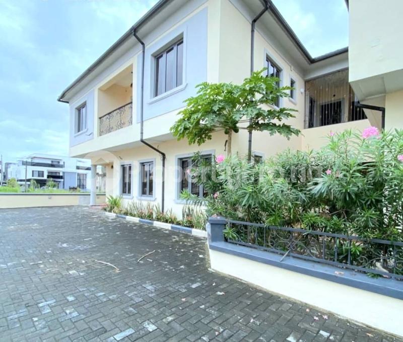 4 bedroom House for rent Osapa london Lekki Lagos