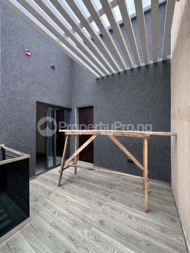 4 bedroom House for sale Surulere Lagos